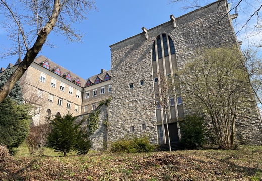 20220325073913-b476c3c5